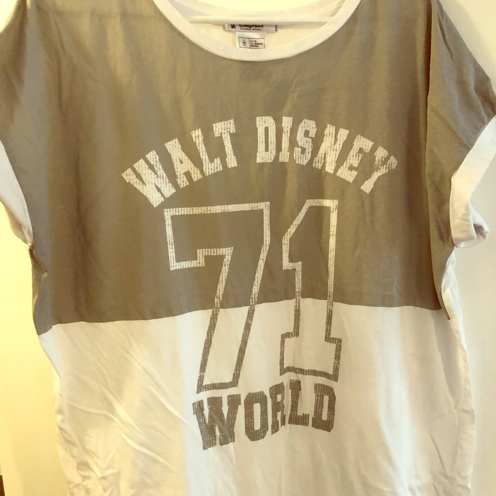 Authentic Disney Parks women’s T-shirt XXL